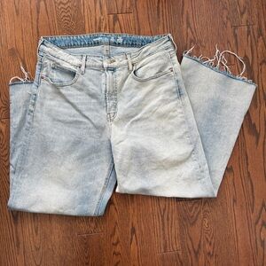 Old Navy Light Blue Cropped Jeans